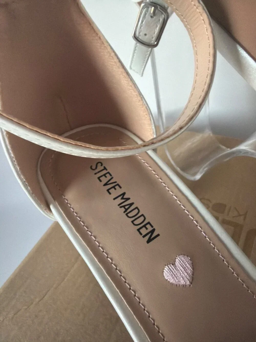 Steve Madden JCarrson Pearl Beads block Heel Ivory Sandals Big Kid Size 6